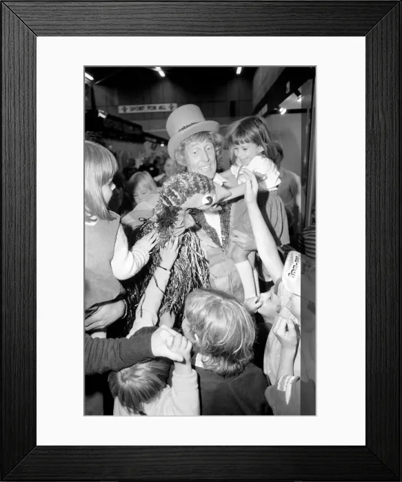 Framed Print : Rod Hull and emu seen here at the opening of the Winchester Homecraft Framed Print : Rod Hull and emu seen here at the opening of the Winchester Homecraft