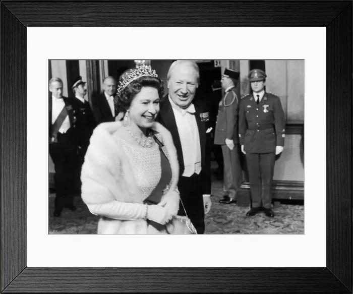 Framed Print : Queen Elizabeth II seen here with Prime Minister Edward Heath atting a