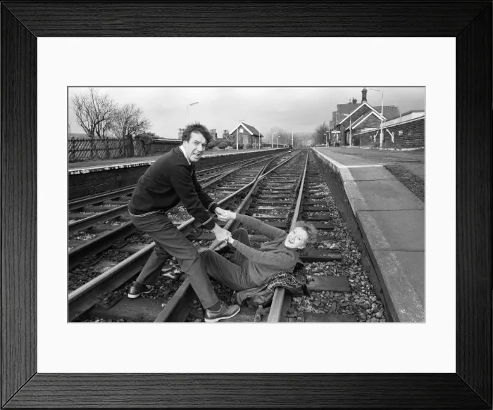 Framed Print : Russell Harty, Thelma Barlow (Coronation Streets Mavis Riley and Madge Hindle Framed Print : Russell Harty, Thelma Barlow (Coronation Streets Mavis Riley and Madge Hindle