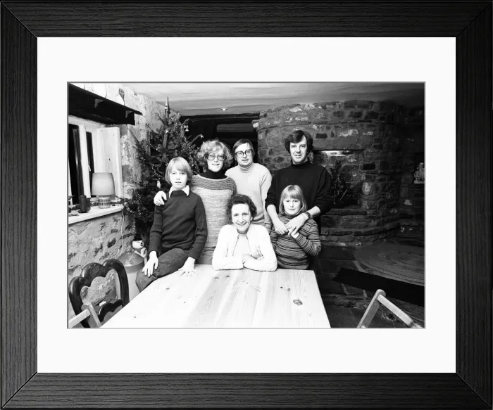 Framed Print : Russell Harty & close friend Madge Hindle, pictured at their farm house near the market