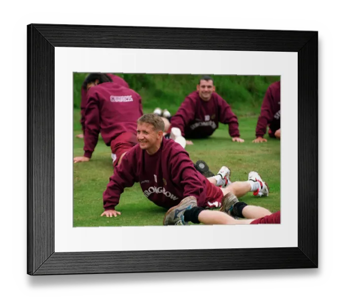 Framed Print : Heart of Midlothian footballer John Robertson with the Hearts squad during the first day