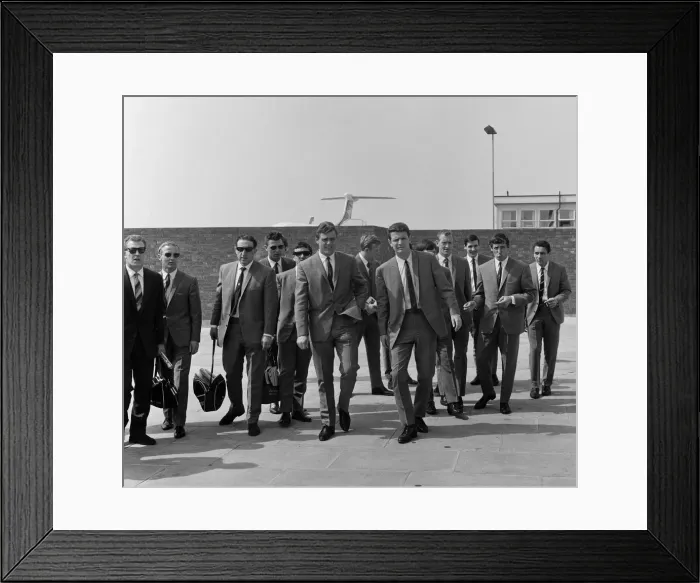 Framed Print : The Everton FA Cup winning team at London airport on their way to Greece Framed Print : The Everton FA Cup winning team at London airport on their way to Greece
