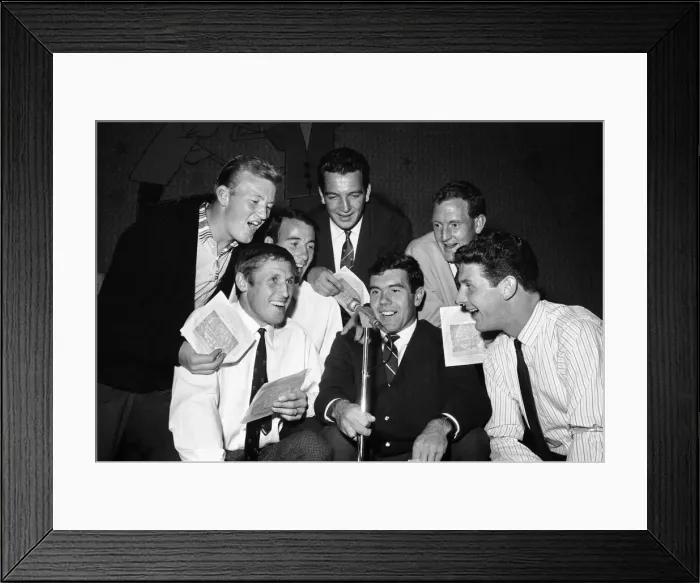 Framed Print : Everton football players cut a disc. Let to right: Jimmy Gabriel, Jimmy Harris