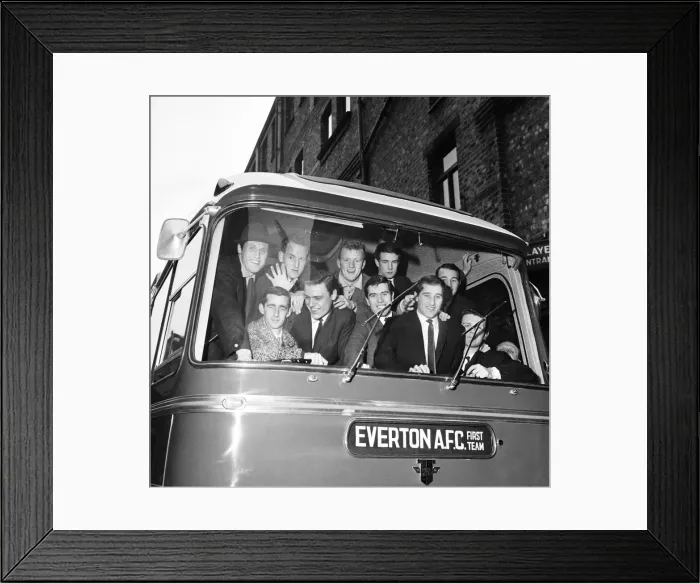 Framed Print : Everton players leave for Sunderland in their £10 000 coach ahead of their FA cup Framed Print : Everton players leave for Sunderland in their £10 000 coach ahead of their FA cup