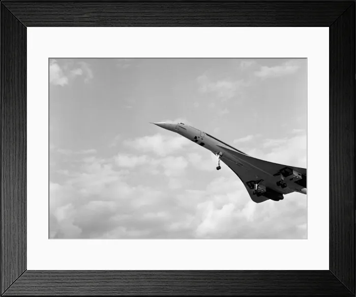 Framed Print : Concorde lands at RAF Fairfield after successful test flight of new engines Framed Print : Concorde lands at RAF Fairfield after successful test flight of new engines