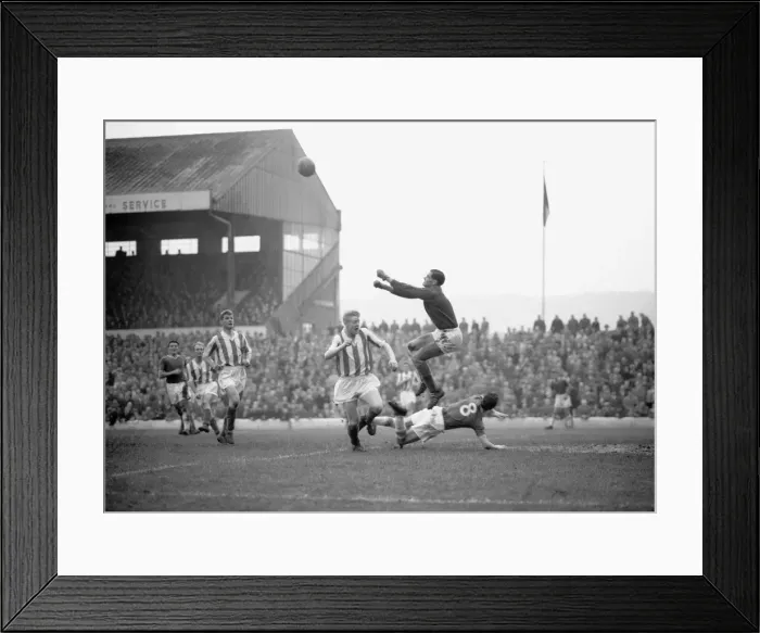 Framed Print : Cardiff v Stoke league match, 21st November 1959. Final score Framed Print : Cardiff v Stoke league match, 21st November 1959. Final score