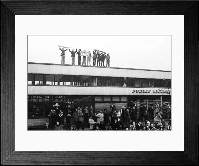 Framed Print : Stoke City return home with the League Cup, Sunday 5th March 1972 Framed Print : Stoke City return home with the League Cup, Sunday 5th March 1972