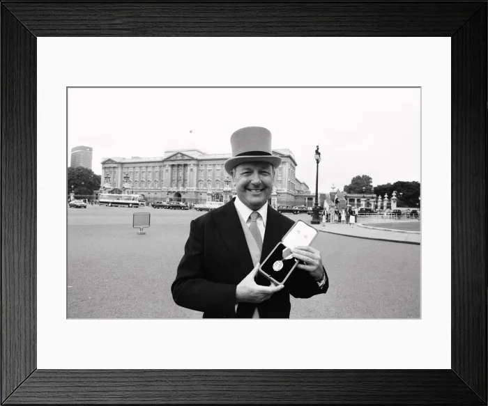 Framed Print : Head of Laker Airways Freddie Laker at Buckingham Palace after being knighted by