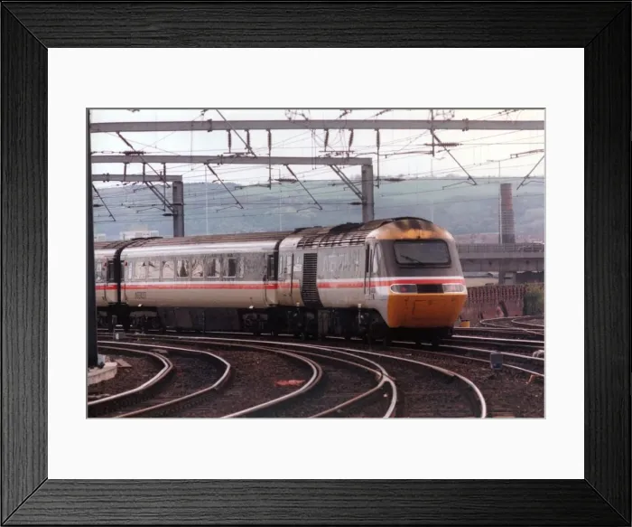 Framed Print : An Inter-City 125 coming into Newcastle Central Station on 1st July 1995 Framed Print : An Inter-City 125 coming into Newcastle Central Station on 1st July 1995