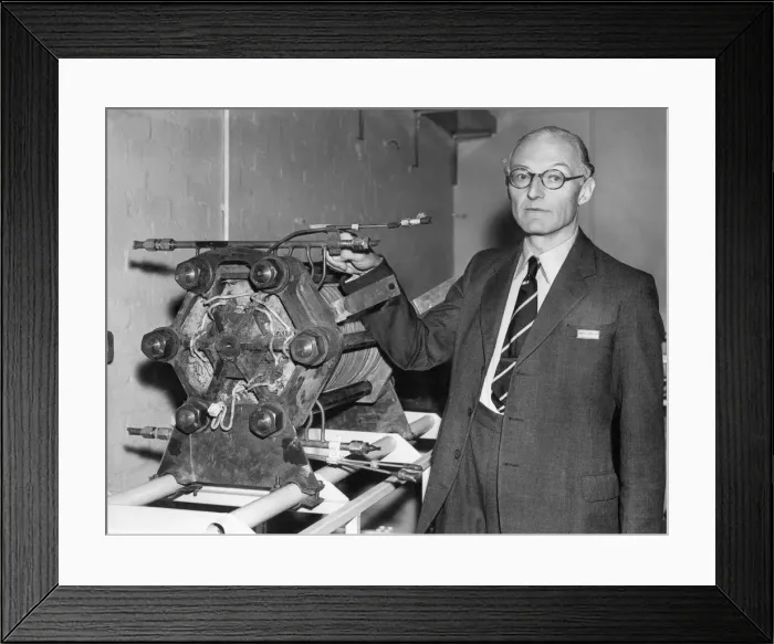 Framed Print : Mr F T Bacon in Cambridge demonstrating, his fuel cell invention Framed Print : Mr F T Bacon in Cambridge demonstrating, his fuel cell invention