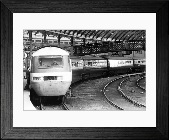 Framed Print : An Inter-City 125 leaving Newcastle Central Station on 3rd July 1982