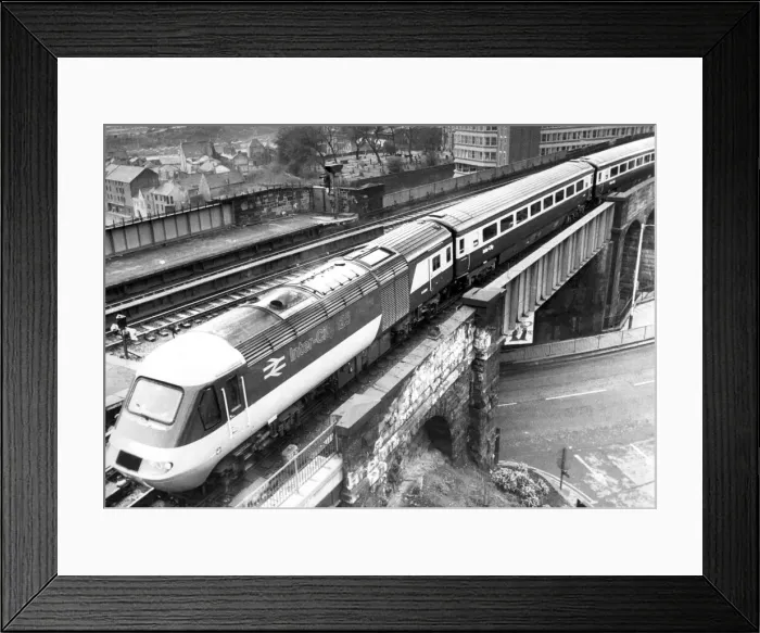 Framed Print : An Inter-City 125 leaving Newcastle Central Station on 20th March 1978 Framed Print : An Inter-City 125 leaving Newcastle Central Station on 20th March 1978