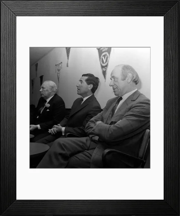 Framed Print : Manchester United manager Frank O Farrell meets the press with Matt Busby Framed Print : Manchester United manager Frank O Farrell meets the press with Matt Busby