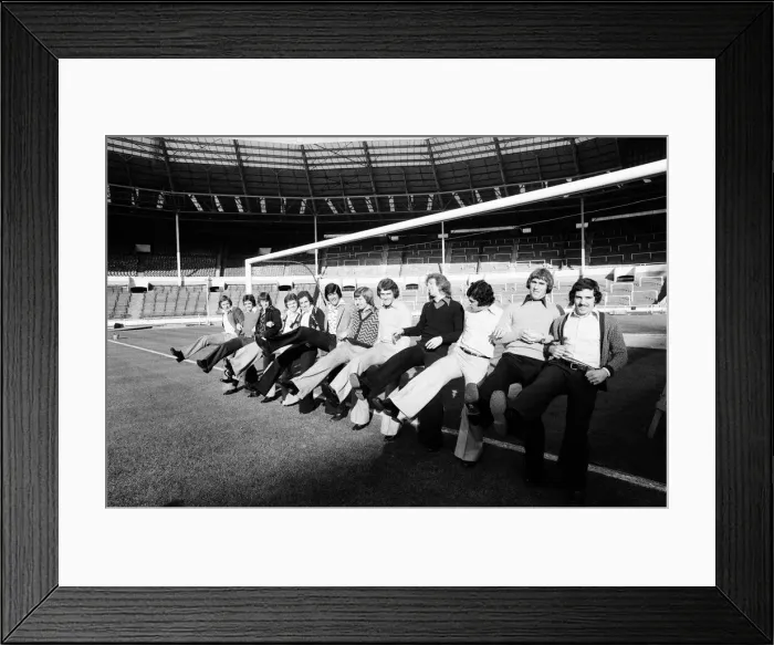 Framed Print : 01 / 3 / 1975 Aston Villa 1-0 Norwich City 1975 League Cup Final Framed Print : 01 / 3 / 1975 Aston Villa 1-0 Norwich City 1975 League Cup Final