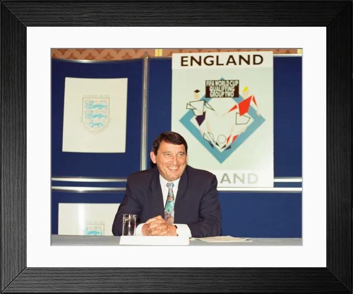 Framed Print : England manager Graham Taylor at a press conference. 30th August 1993 Framed Print : England manager Graham Taylor at a press conference. 30th August 1993