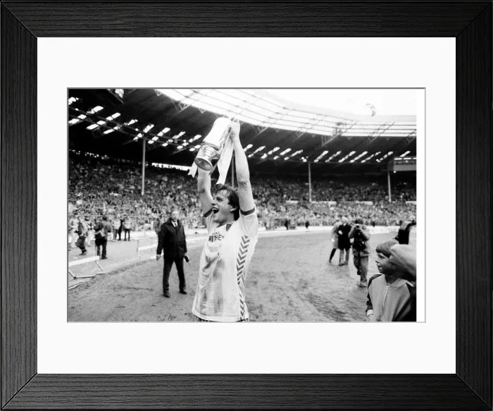 Framed Print : Norwich 1-0 Sunderland 1985 League Cup Final. Mick Channon. 24 / 3 / 1985 Framed Print : Norwich 1-0 Sunderland 1985 League Cup Final. Mick Channon. 24 / 3 / 1985