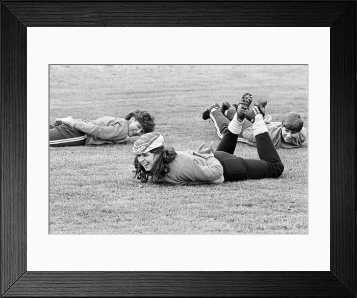 Framed Print : England Womens Football Team, pictured during training session ahead of their Framed Print : England Womens Football Team, pictured during training session ahead of their