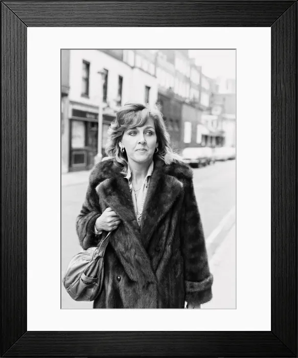 Framed Print : Lady Laker, wife of Freddie Laker, pictured arriving at the family court in London