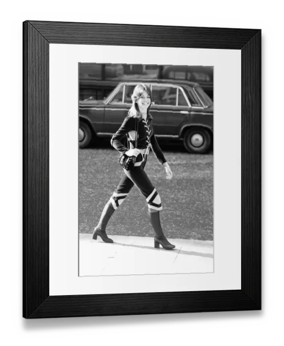 Framed Print : Olivia Newton John, pop singer aged 22, February 1971. Her single Framed Print : Olivia Newton John, pop singer aged 22, February 1971. Her single