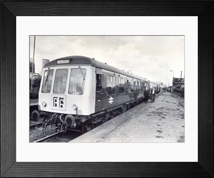 Framed Print : The last Riverside Line train waiting for passengers at Willington Station on 20th July