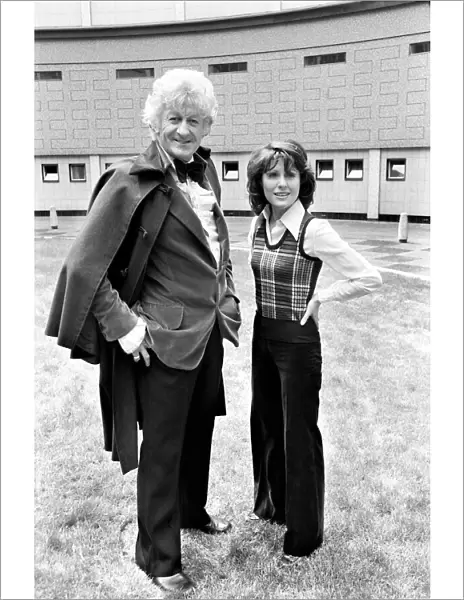 Elisabeth Sladen with Jon Pertwee standing in the courtyard of BBC Television Centre
