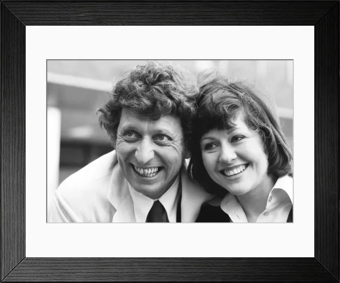 Framed Print : Photocall to introduce the new Doctor Who, actor Tom Baker - the 4th Doctor - pictured Framed Print : Photocall to introduce the new Doctor Who, actor Tom Baker - the 4th Doctor - pictured