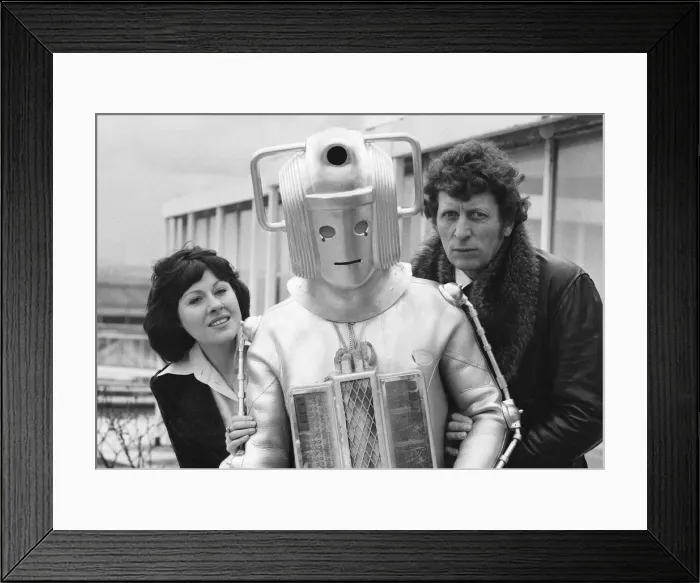 Framed Print : Photocall to introduce the new Doctor Who, actor Tom Baker - the 4th Doctor - pictured Framed Print : Photocall to introduce the new Doctor Who, actor Tom Baker - the 4th Doctor - pictured