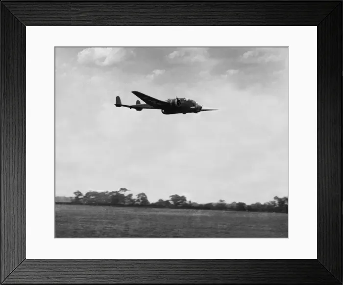 Framed Print : A Handley Page Hampden twin-engine medium bomber of the Royal Air Force Framed Print : A Handley Page Hampden twin-engine medium bomber of the Royal Air Force