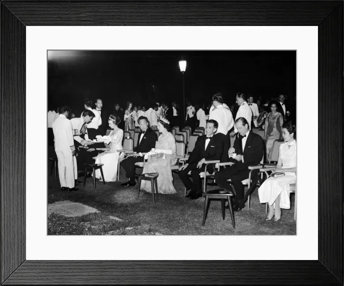 Framed Print : Royal Tour. The Queen and The Duke of Edinburgh and Princess Anne at The Istana in Framed Print : Royal Tour. The Queen and The Duke of Edinburgh and Princess Anne at The Istana in