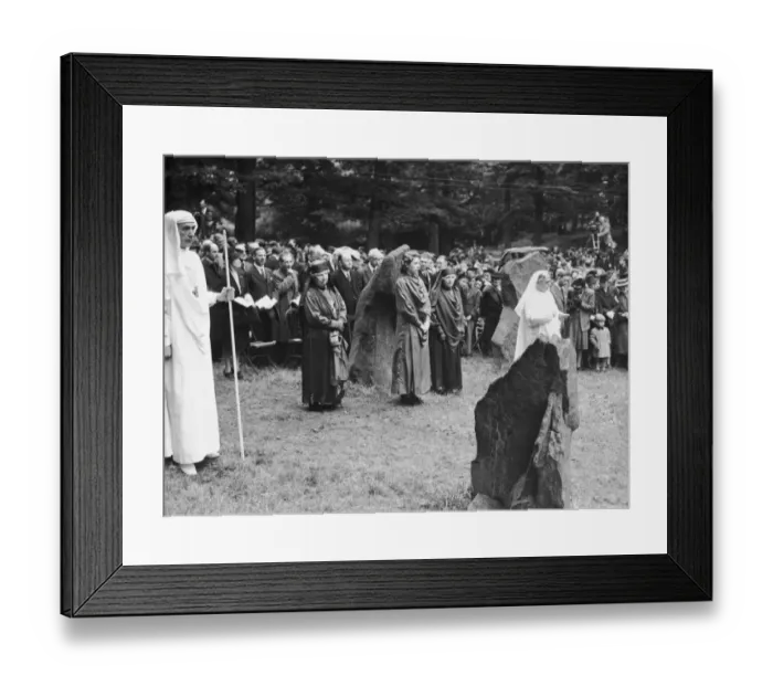 Framed Print : Princess Elizabeth is invested Honorary Ovate to the Gorsedd of the Bards of Wales Framed Print : Princess Elizabeth is invested Honorary Ovate to the Gorsedd of the Bards of Wales