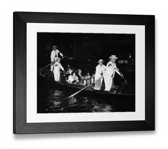 Framed Print : The Queen and The Duke of Edinburgh in Venice on a Gondola. 8th May 1961 Framed Print : The Queen and The Duke of Edinburgh in Venice on a Gondola. 8th May 1961
