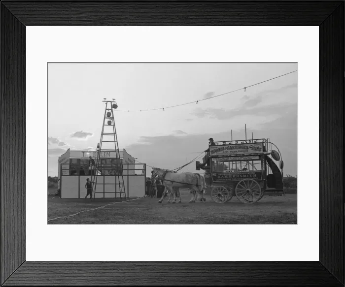 Framed Print : Actor Ron Cook plays the part of George Hewins in this unique production by the RSC of Framed Print : Actor Ron Cook plays the part of George Hewins in this unique production by the RSC of
