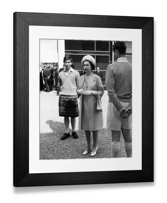 Framed Print : The Queen visiting Prince Charles at Gordonstoun School on his last day Framed Print : The Queen visiting Prince Charles at Gordonstoun School on his last day