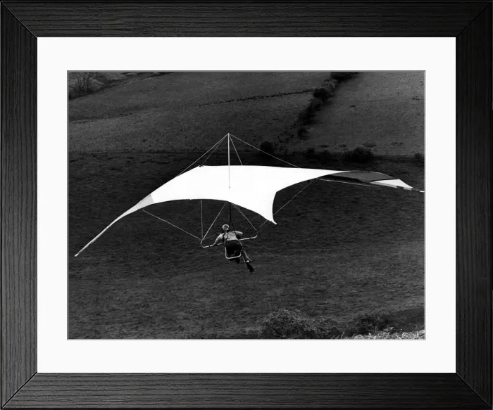 Framed Print : Alvin Russell, from Shropshire, chairman of the Long Mynd Flying Club