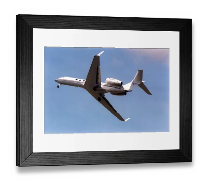 Framed Print : A Gulfstream V business jet aircraft at the 1998 Sunderland Airshow Framed Print : A Gulfstream V business jet aircraft at the 1998 Sunderland Airshow