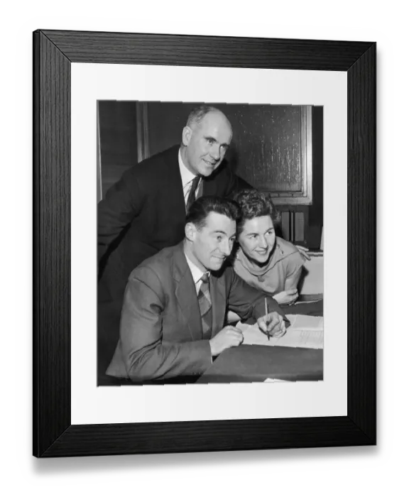 Framed Print : Scottish international footballer Tommy Ring signs for Everton from Clyde
