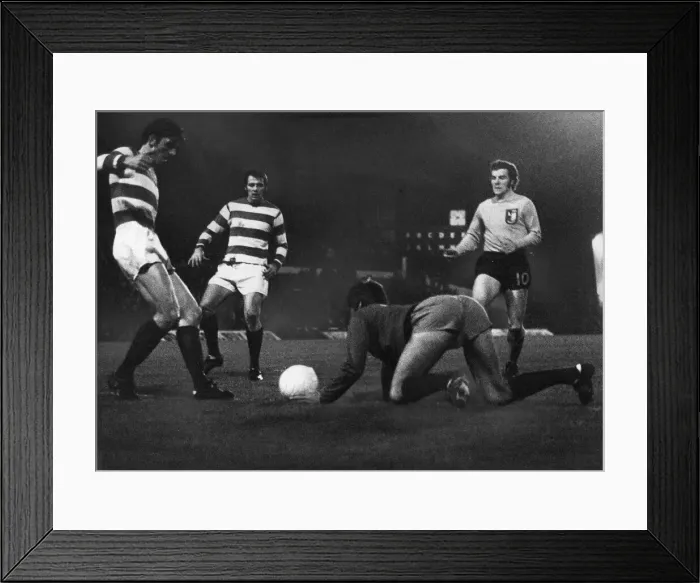 Framed Print : FA Cup Fourth Qualifying Round First Replay at St Andrews, Birmingham Framed Print : FA Cup Fourth Qualifying Round First Replay at St Andrews, Birmingham