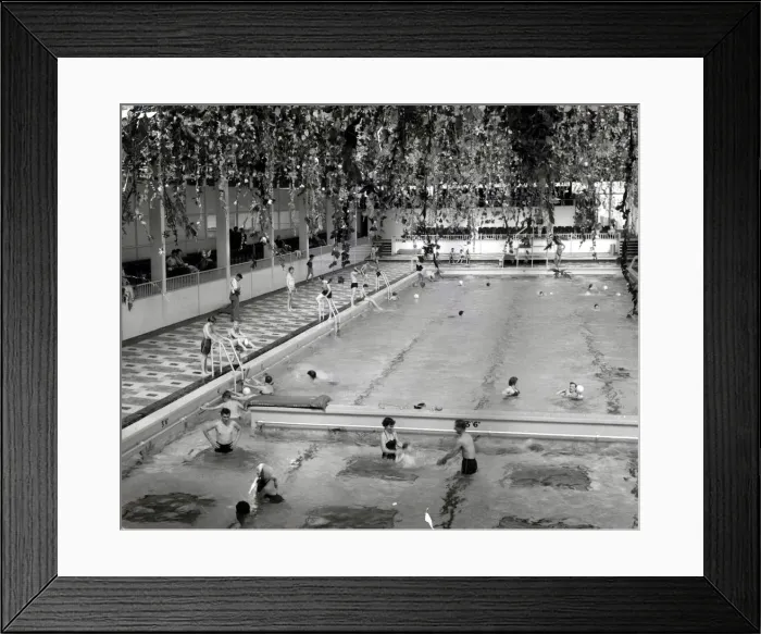 Framed Print : Barry Island Butlins Holiday Camp -Holidaymakers enjoying the indoor swimming pool