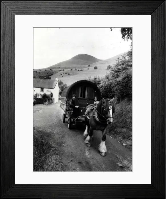 Framed Print : Caravan (|Horse drawn) Basil plods smartly off in the direction of Bwlch