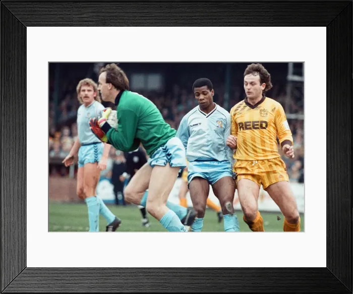 Framed Print : FA Cup Third Round match at Gardner Green Lane. Sutton United 2 v Coventry City 1