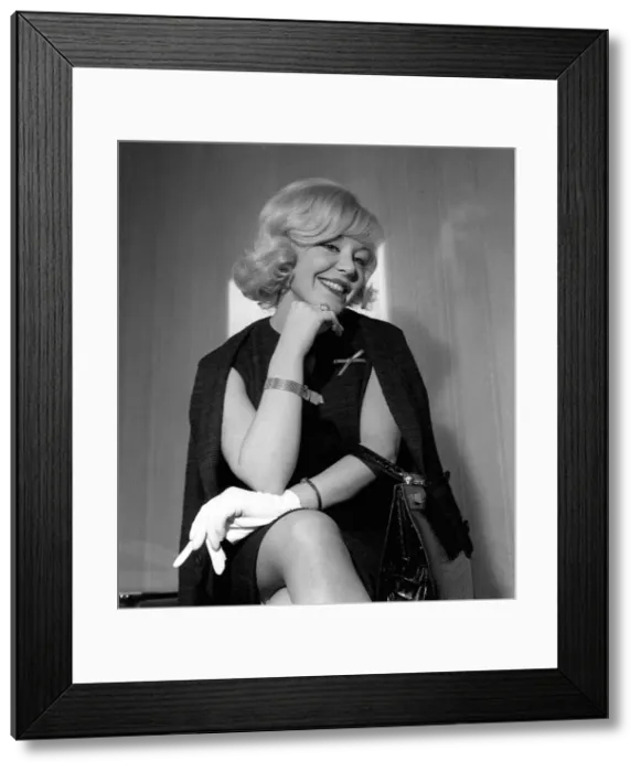 Framed Print : Singer Kathy Kirby has just signed an £18, 000 contract with BBC Television
