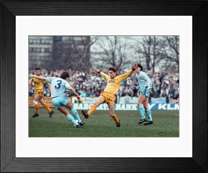 Framed Print : FA Cup Third Round match at Gardner Green Lane. Sutton United 2 v Coventry City 1 Framed Print : FA Cup Third Round match at Gardner Green Lane. Sutton United 2 v Coventry City 1