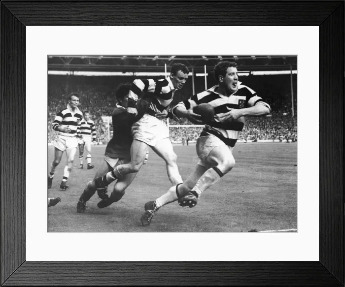 Framed Print : Jim Measures tangles with Hulls defence giving Frank Collier time Framed Print : Jim Measures tangles with Hulls defence giving Frank Collier time
