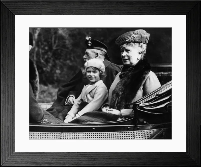 Framed Print : Princess Elizabeth sitting in the horse drawn carriage with her grandparents King George Framed Print : Princess Elizabeth sitting in the horse drawn carriage with her grandparents King George