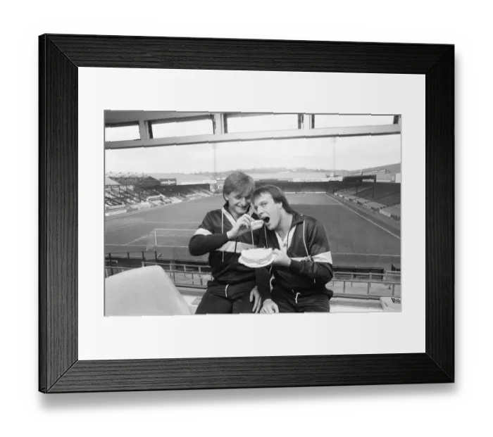 Framed Print : Norwich City footballers prepare for the Milk Cup. Peter Mendham (left) Framed Print : Norwich City footballers prepare for the Milk Cup. Peter Mendham (left)
