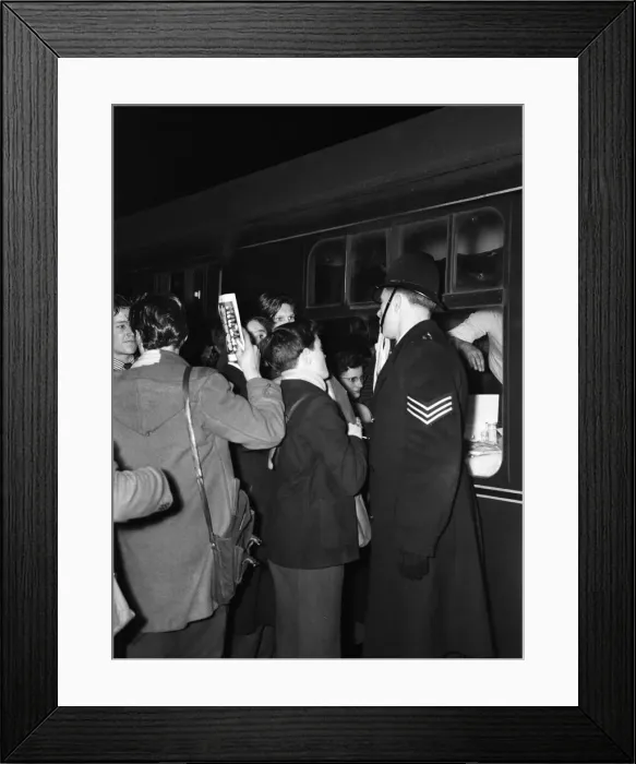 Framed Print : Norwich City FC V. Luton Town. Players return from Liverpool St Framed Print : Norwich City FC V. Luton Town. Players return from Liverpool St