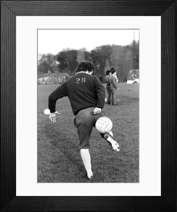 Framed Print : Norwich City striker Ted MacDougall in training, 13th January 1975 Framed Print : Norwich City striker Ted MacDougall in training, 13th January 1975