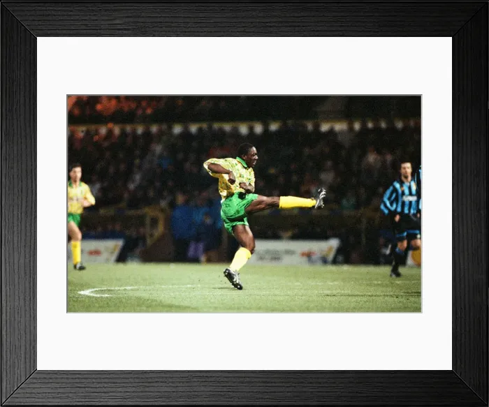 Framed Print : Norwich City v. Inter Milan in the UEFA Cup, 24th November 1993 Framed Print : Norwich City v. Inter Milan in the UEFA Cup, 24th November 1993