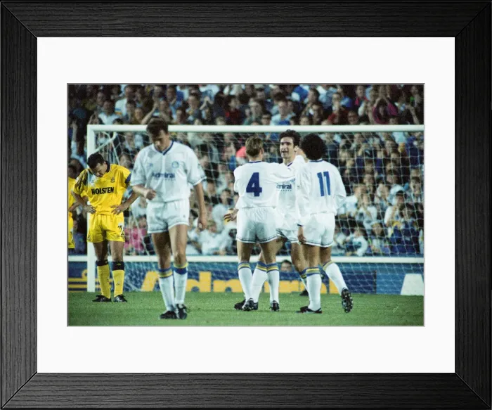 Framed Print : Leeds United v Tottenham Hotspur, league match at Elland Road, Tuesday 25th August 1992 Framed Print : Leeds United v Tottenham Hotspur, league match at Elland Road, Tuesday 25th August 1992