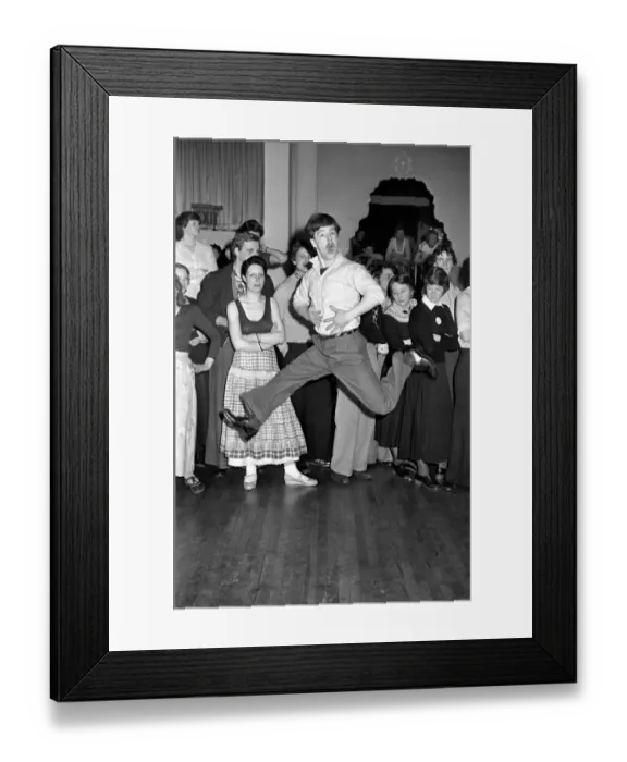 Framed Print : Disco Dancing at the Winter Gardens, Cleethorpes, Lincs. April 1978 78-1835-006 Framed Print : Disco Dancing at the Winter Gardens, Cleethorpes, Lincs. April 1978 78-1835-006